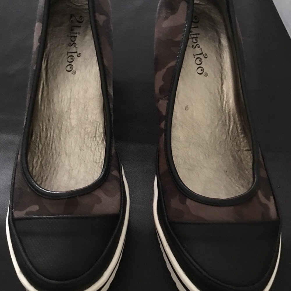 Ladies wedge shoes